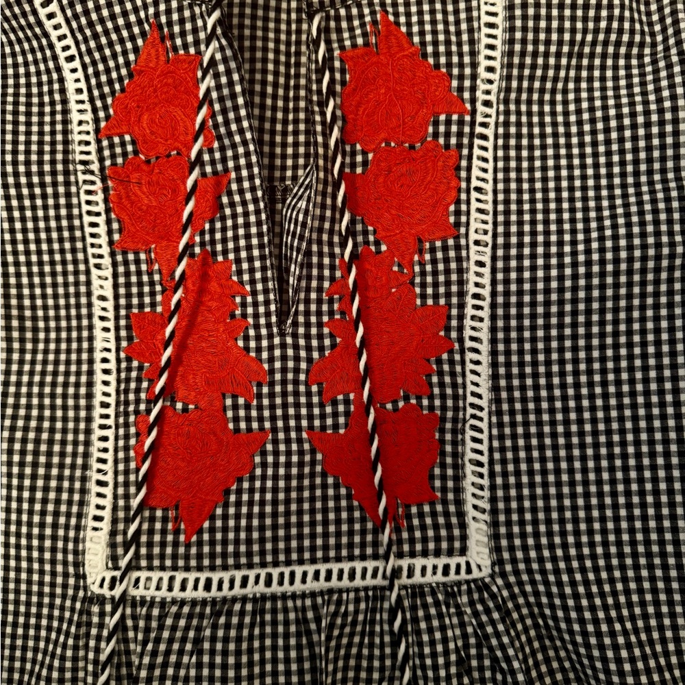 Studio West Apparel Embroidered Gingham Top – Size M - Picture 3 of 10
